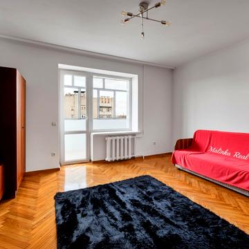 Богдана Хмельницького вул., 271