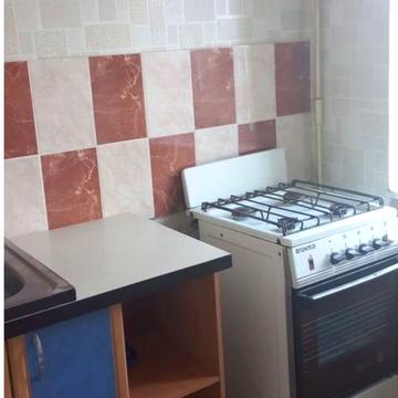 Космонавтів вул., 3