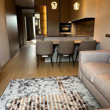 Салютна вул., 2б