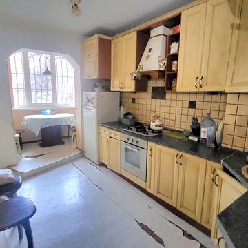 Євгена Чикаленка вул., 81