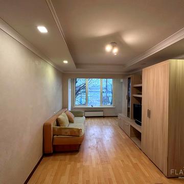 Левка Лукяненка вул. (Маршала Тимошенка), 1