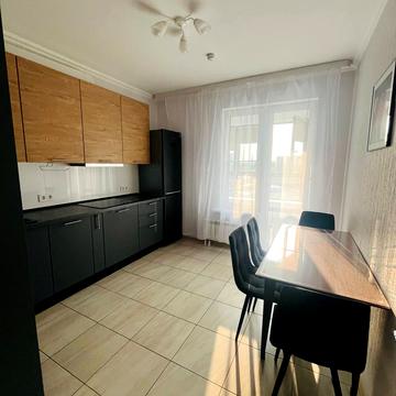 Князя Ярослава Мудрого вул. (Ленінградська), 32