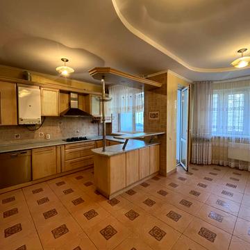 Військова вул., 2