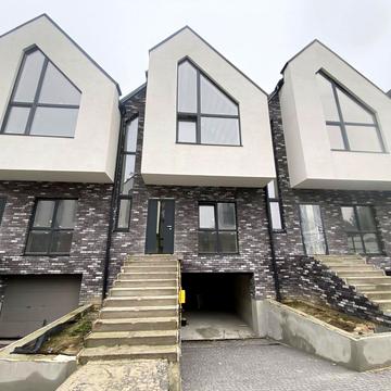 Євгена Коновальця вул.