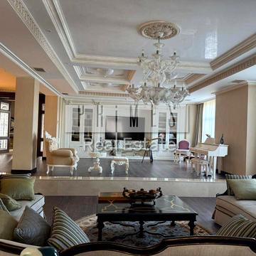 Звіринецька вул., 1