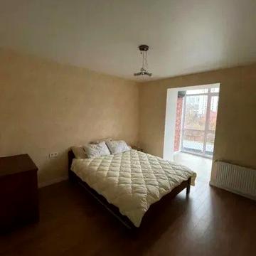 Набережна Перемоги вул., 44б