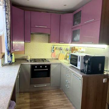 Грушевського вул., 17-Б