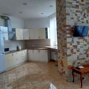 Миколи Міхновського бульв. (Дружби народів), 14-16