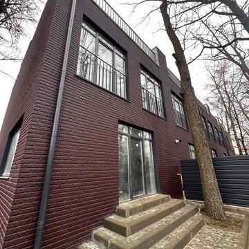 Києво-Мироцька вул., 123-П