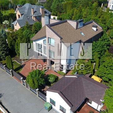 Ватутіна пров., 1а