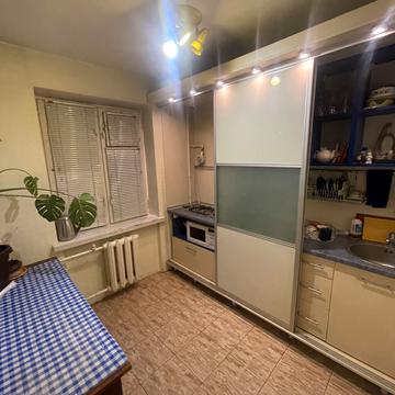 Авіаконструктора Антонова вул., 4к1