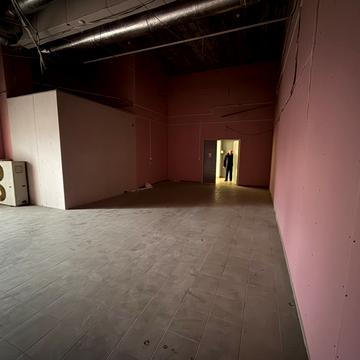 Незалежності вул. (Космонавта Попова), 12