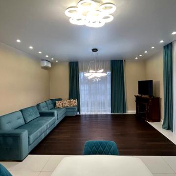 Яснополянська вул.