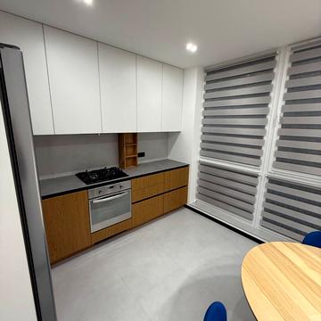 Володимира Навроцького вул., 37