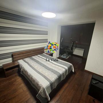 Героїв Дніпра вул., 13