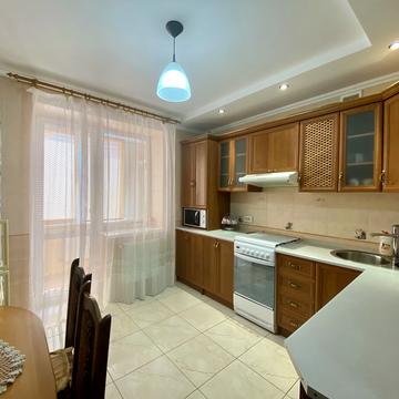 Ольги Кисілевської вул., 32