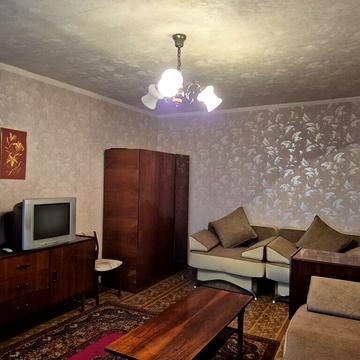 Новодарницька вул., 6