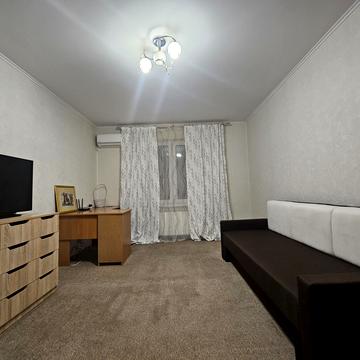 Хорольська вул., 1-А