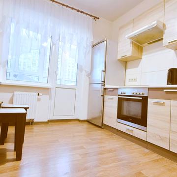 Бориса Гмирі вул., 12-Б