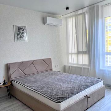 Кадетський Гай вул., 8