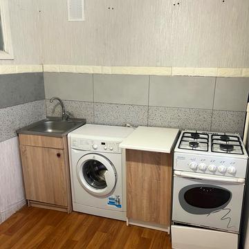 Богатирська вул., 14