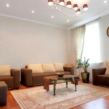 Антоновича вул. (Горького), 25