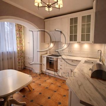 Автозаводська вул., 43