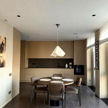 Зарічна вул., 4