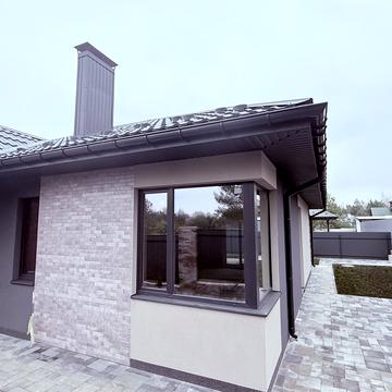 Бучанська, 28