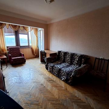 Златопільська вул., 4-К