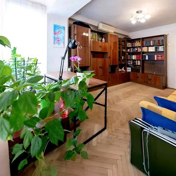 Чоколівський бульв., 18