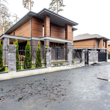 Валерія Лобановського вул.