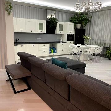 Джона Маккейна вул. (Івана Кудрі), 7