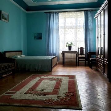 Адама Міцкевича пл., 5