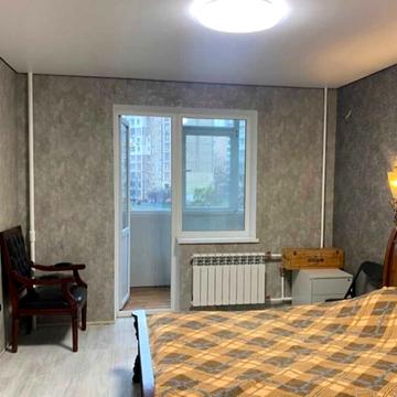 Каштанова вул., 8