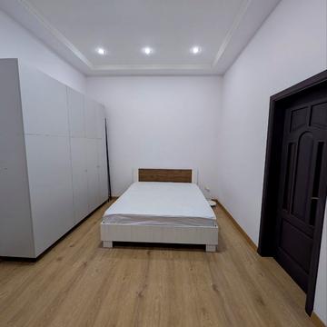 Михайла Старицького вул., 6