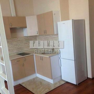 Нагірна вул., 18/16