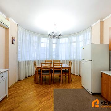 Золотоустівська вул., 10-12