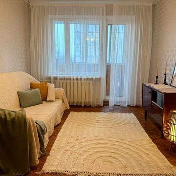 Академіка Корольова вул., 50