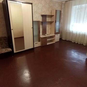 Лазурна вул., 32