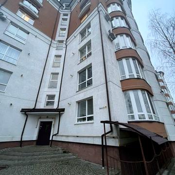 Двірська вул., 10