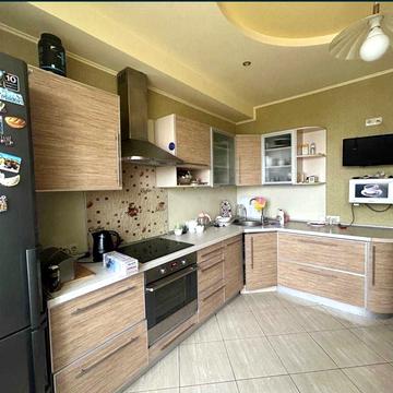 Академіка Павлова вул., 142б