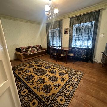 Матросова Олександра вул., 110