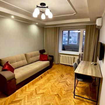 Любінська вул., 98