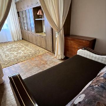 Новоукраїнська вул., 1/3