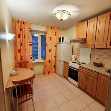 Єреванська вул., 32