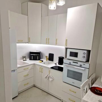 Зелена вул., 111