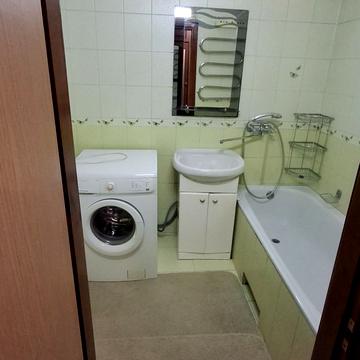 Миколи Лаврухіна вул., 5