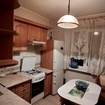 Милославська вул., 39/48