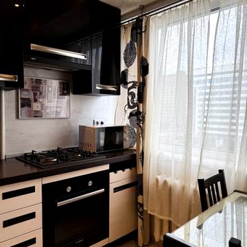 Залізнична вул., 8